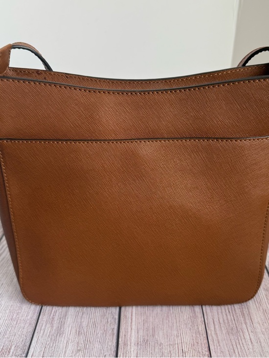 MICHAEL KORS Jet Set Travel Crossbody Purse Tan - Picture 4 of 9